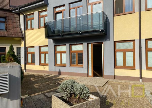 KANCELÁRSKE PRIESTORI PRIAMO V CENTRE, výmera 188,87 m2,Hviezdoslavova, Trnava