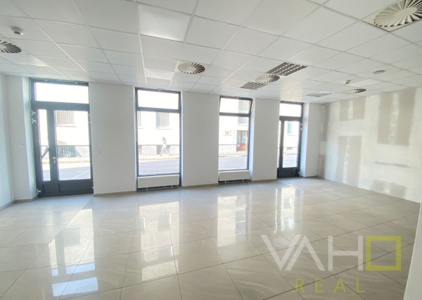 OBCHODNÉ PRIESTORI PRIAMO V CENTRE, výmera 106 m2,Hviezdoslavova, Trnava