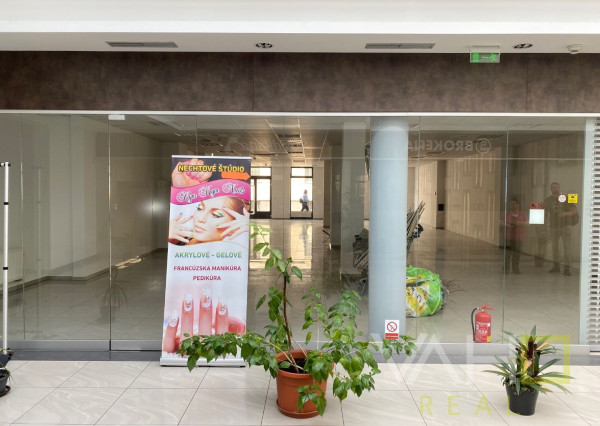 OBCHODNÉ PRIESTORI PRIAMO V CENTRE, výmera 106 m2,Hviezdoslavova, Trnava