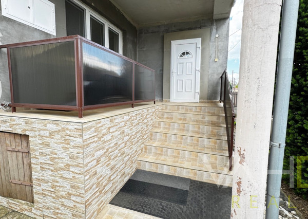 ZĽAVA 20 000 €! Dvojgeneračný rodinný dom v centre Majcichova – bývanie aj investičná príležitosť