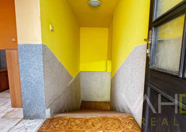 ZĽAVA 20 000 €! Dvojgeneračný rodinný dom v centre Majcichova – bývanie aj investičná príležitosť