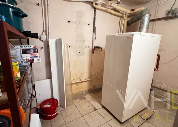 ZĽAVA 20 000 €! Dvojgeneračný rodinný dom v centre Majcichova – bývanie aj investičná príležitosť