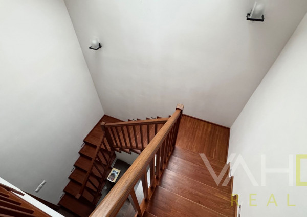 Na predaj priestranný 5-izbový rodinný dom s altánkom a krásnou záhradou v obci Čataj