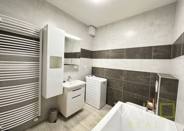 NA PREDAJ Veľkometrážny 3-izbový byt v srdci Trnavy s parkovaním a krytou terasou