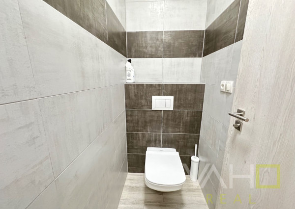 NA PREDAJ Veľkometrážny 3-izbový byt v srdci Trnavy s parkovaním a krytou terasou