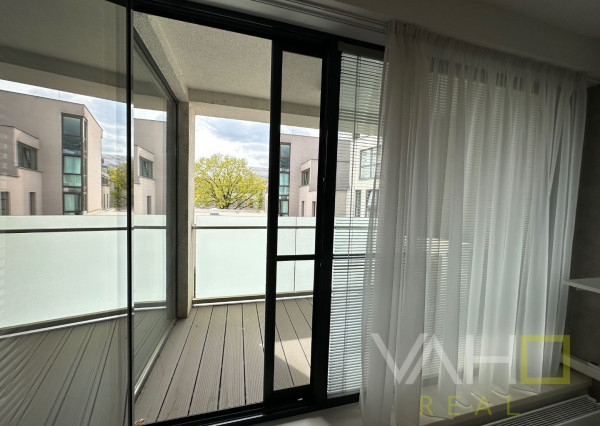 NA PREDAJ Veľkometrážny 3-izbový byt v srdci Trnavy s parkovaním a krytou terasou