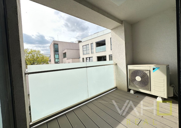 NA PREDAJ Veľkometrážny 3-izbový byt v srdci Trnavy s parkovaním a krytou terasou