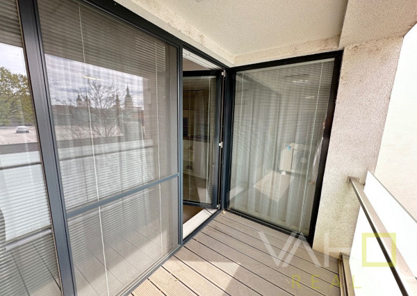 NA PREDAJ Veľkometrážny 3-izbový byt v srdci Trnavy s parkovaním a krytou terasou