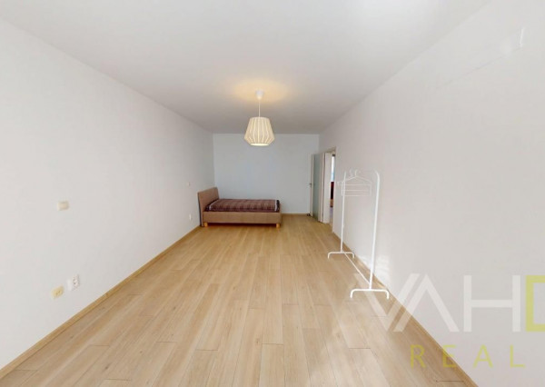 NA PREDAJ Veľkometrážny 3-izbový byt v srdci Trnavy s parkovaním a krytou terasou