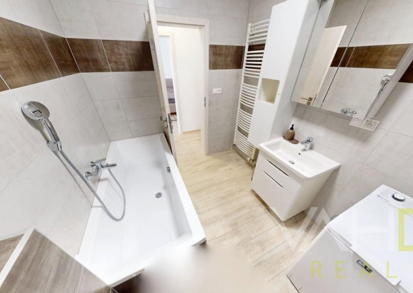 NA PREDAJ Veľkometrážny 3-izbový byt v srdci Trnavy s parkovaním a krytou terasou