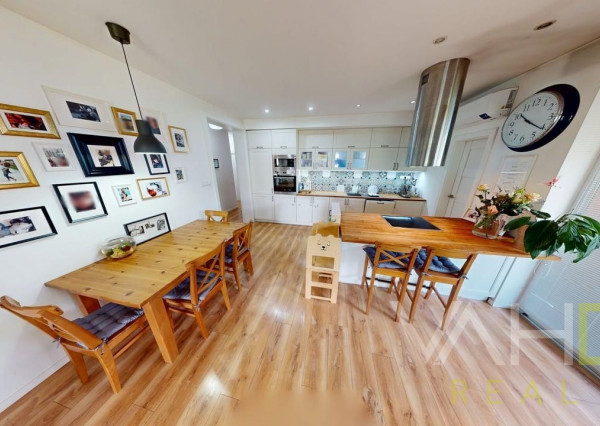 REZERVOVANÉ 4izb. bungalov s dvojgarážou, krbom v obci Báhoň