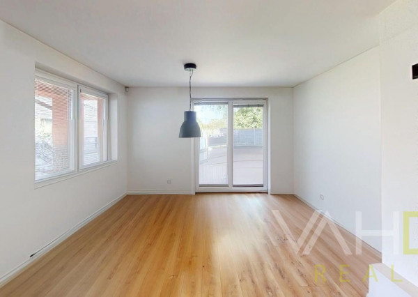 REZERVOVANÉ 4izb. bungalov s dvojgarážou, krbom v obci Báhoň