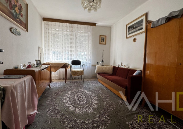 Rodinný dom s potenciálom v srdci obce Cífer