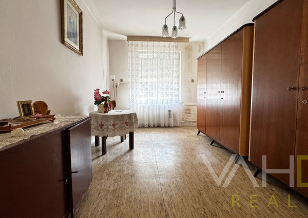 Rodinný dom s potenciálom v srdci obce Cífer