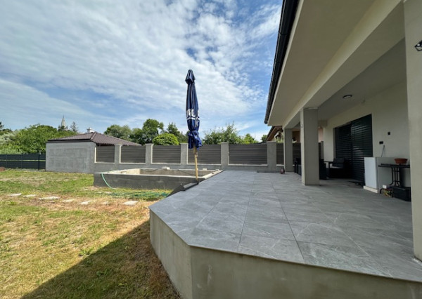 EXKLUZÍVNE NA PREDAJ NOVOSTAVBA obec Zavar