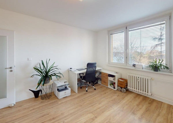 PRENAJATÉ ! NA PRENÁJOM nadrozmerný 3 izbový byt, A. Kubinu, Trnava