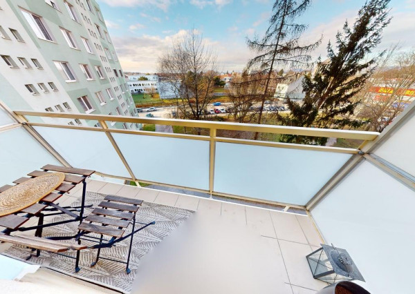 PRENAJATÉ ! NA PRENÁJOM nadrozmerný 3 izbový byt, A. Kubinu, Trnava