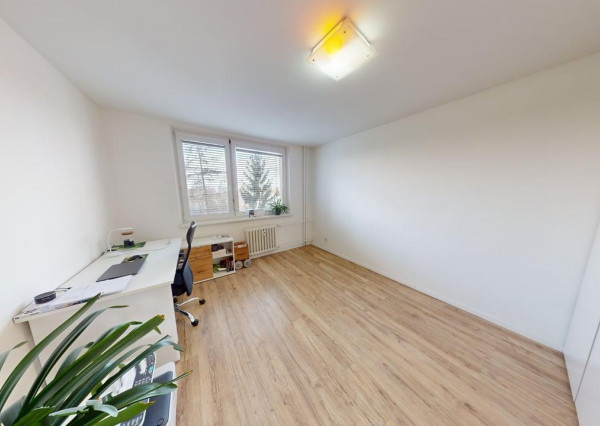 PRENAJATÉ ! NA PRENÁJOM nadrozmerný 3 izbový byt, A. Kubinu, Trnava