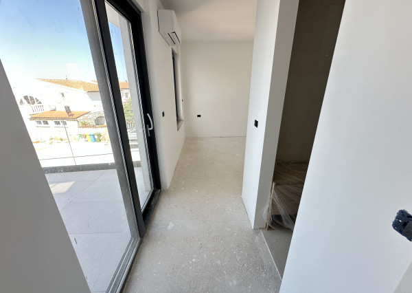 VAHOreal* EXKLUZÍVNE IBA u NÁS!! 4 LUXUSNÉ RD s BAZÉNOM v CHORVÁTSKU