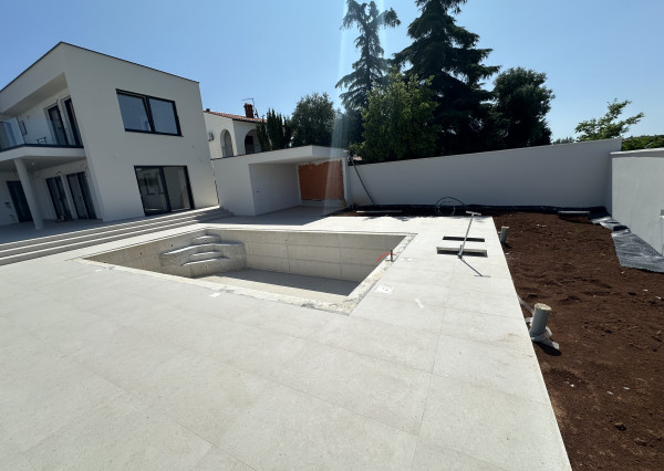 VAHOreal* EXKLUZÍVNE IBA u NÁS!! 4 LUXUSNÉ RD s BAZÉNOM v CHORVÁTSKU