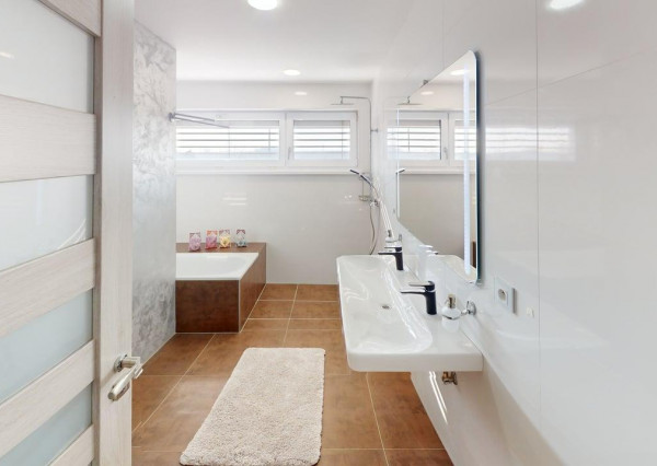 ,,REZERVOVANÝ,, - Moderná novostavba vo Vlčkovciach