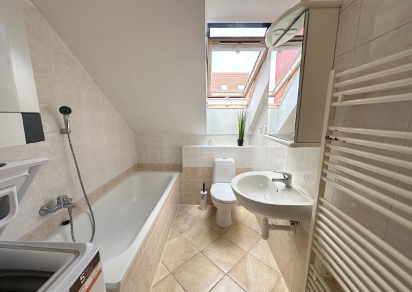 PREDANÉ! Kompletne zariadený 1,5 - izbový byt s parkingom v Bielom Kostole