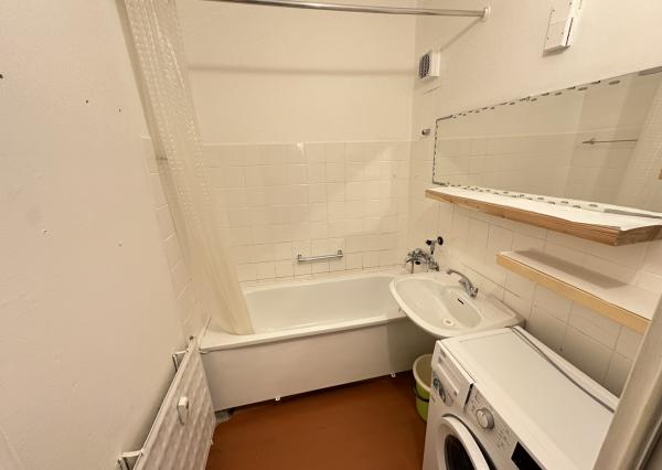 Prenájom 1-izbového bytu s loggiou – Na Hlinách, Trnava