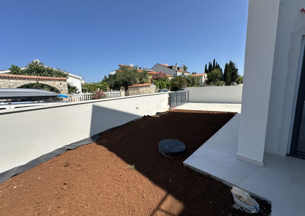 EXKLUZÍVNE IBA u NÁS!! 4 LUXUSNÉ RD s BAZÉNOM v CHORVÁTSKU