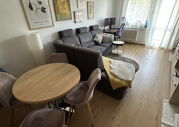 Na prenájom kompletne zariadený byt s balkónom / priechodná izba