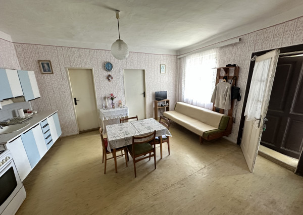 Rodinný dom s veľkým pozemkom a potenciálom – Siladice