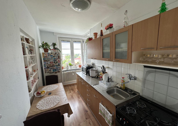 ,,ÚSPEŠNÝ predaj ,,  3i byt s balkónom, Hospodárska