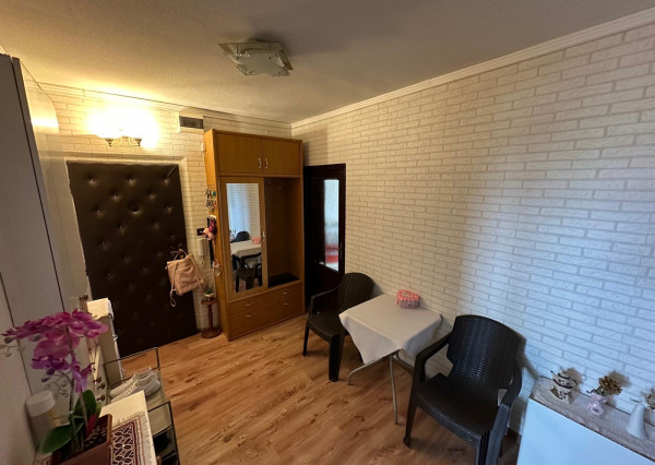 ,,ÚSPEŠNÝ predaj ,,  3i byt s balkónom, Hospodárska