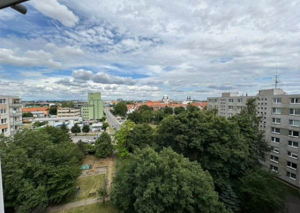 ,,ÚSPEŠNÝ predaj ,,  3i byt s balkónom, Hospodárska