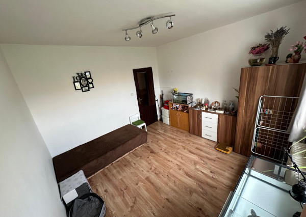 ,,ÚSPEŠNÝ predaj ,,  3i byt s balkónom, Hospodárska