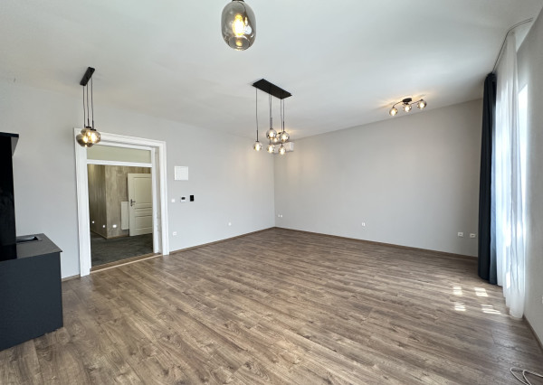 NA PRENÁJOM 2-izbový kancelársky priestor na Trojičnom námestí, Trnava