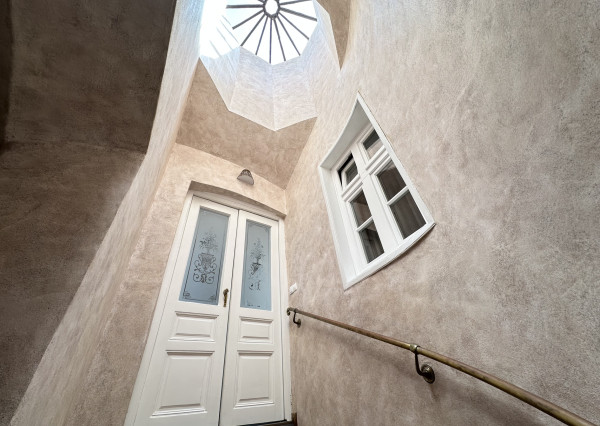 NA PRENÁJOM 2-izbový kancelársky priestor na Trojičnom námestí, Trnava