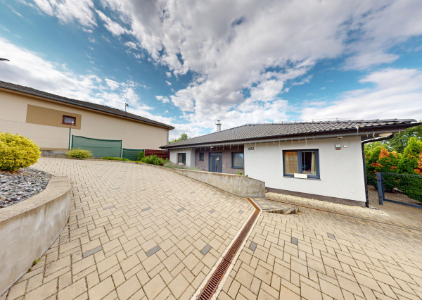 LUXUSNÉ BÝVANIE v Malženiciach pri Trnave – komfort, bazén, pohoda