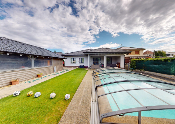 LUXUSNÉ BÝVANIE v Malženiciach pri Trnave – komfort, bazén, pohoda