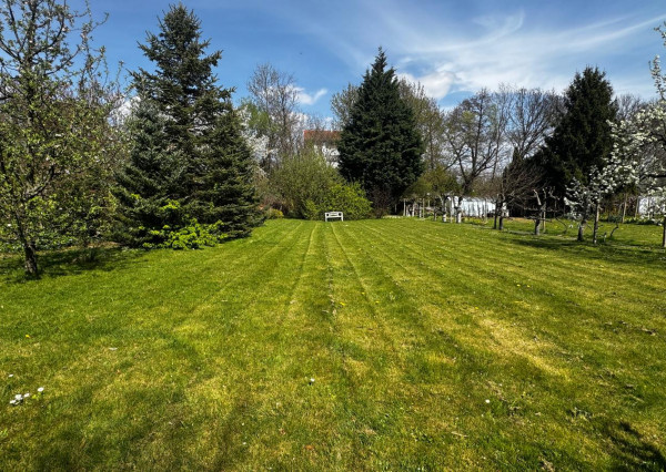 Záhrada s možnosťou výstavby v obci Suchá nad Parnou – 2 pozemky s IS a prístupom, ideálne aj ako investícia