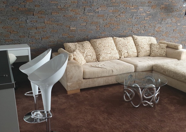 NA PRENÁJOM ! Elegantný 2-izbový byt s loggiou v projekte LEONARDO – centrum Trnavy