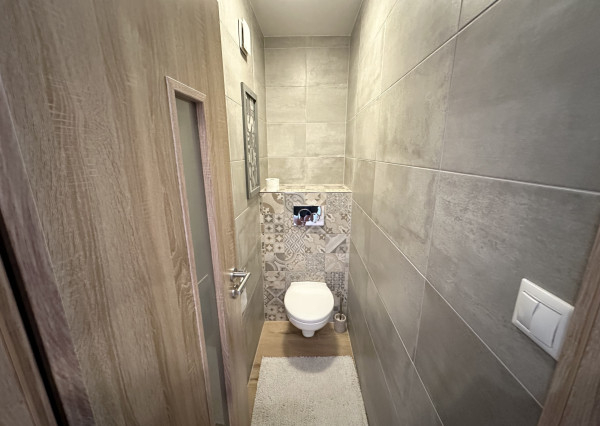 ✨ PRENÁJOM – 2-izbový byt priamo v centre Trnavy s parkovaním ✨