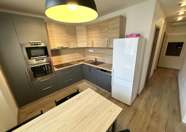 ✨ PRENÁJOM – 2-izbový byt priamo v centre Trnavy s parkovaním ✨