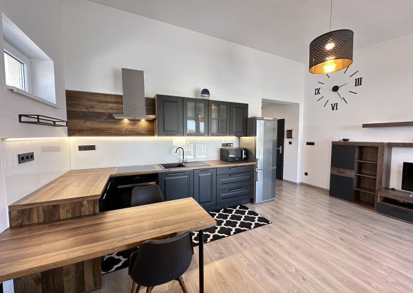 🏠 Prenájom – 2-izbový byt s veľkou terasou a parkovaním | Biely Kostol, 4 km od Trnavy