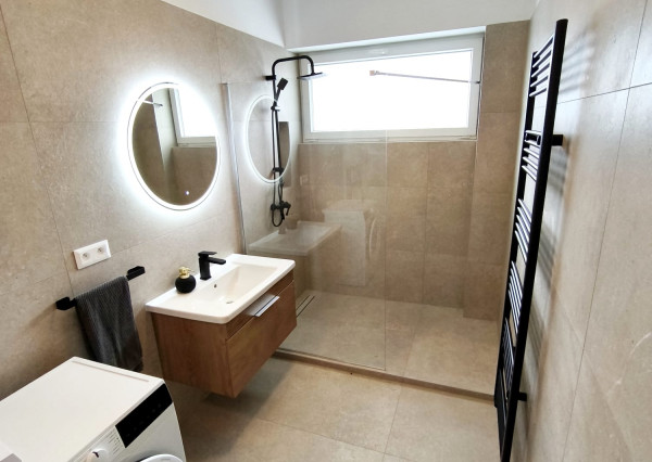 PRENAJATÉ! Exkluzívny 3-izbový byt pri City Aréne – moderný dizajn, balkón a 2 parkovacie miesta