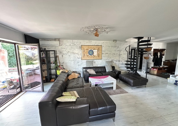 ,,ZNÍŽENÁ CENA ,,NA PREDAJ Luxusný rodinný dom