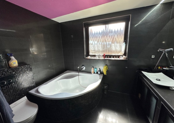 ,,ZNÍŽENÁ CENA ,,NA PREDAJ Luxusný rodinný dom