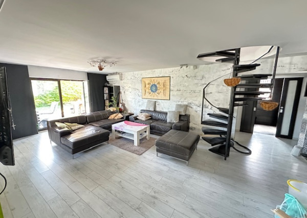 ,,ZNÍŽENÁ CENA ,,NA PREDAJ Luxusný rodinný dom