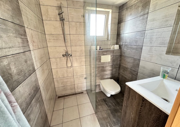 ,,ZNÍŽENÁ CENA ,,NA PREDAJ Luxusný rodinný dom