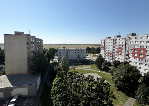 REZERVOVANÉ!!! 1-izbový byt na predaj s loggiou – Nerudova ulica, Trnava 🏢