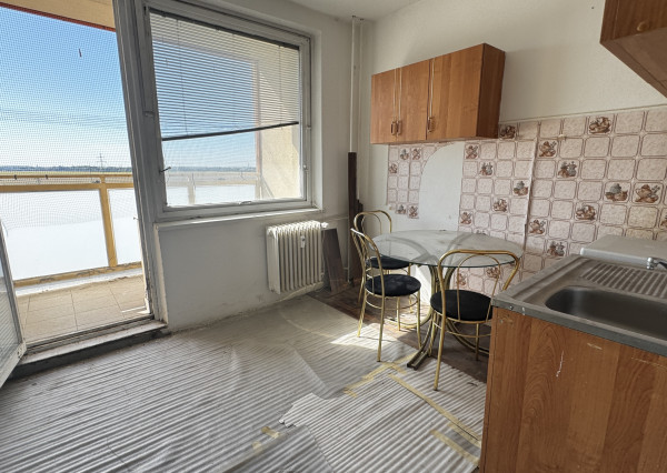 REZERVOVANÉ!!! 1-izbový byt na predaj s loggiou – Nerudova ulica, Trnava 🏢